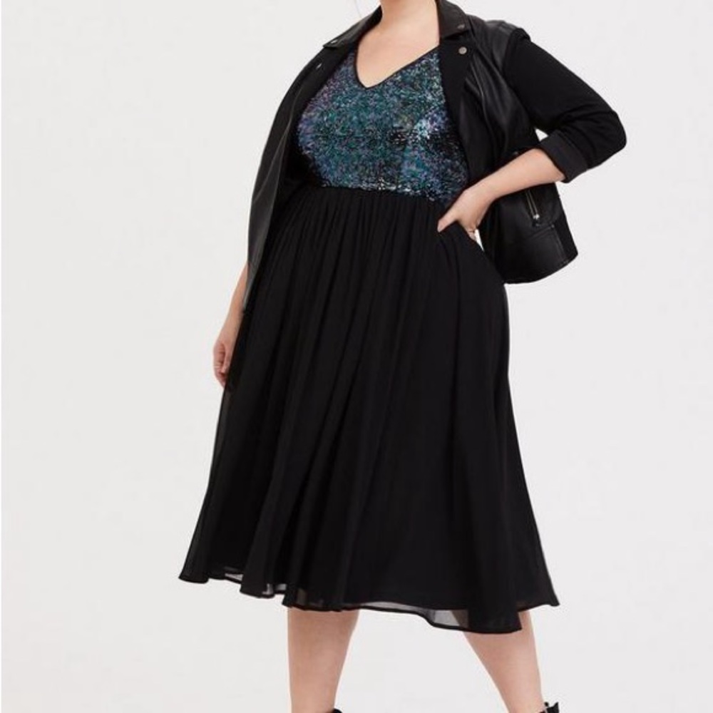 Nwt Torrid BLACK SEQUIN CHIFFON SKATER MIDI DRESS